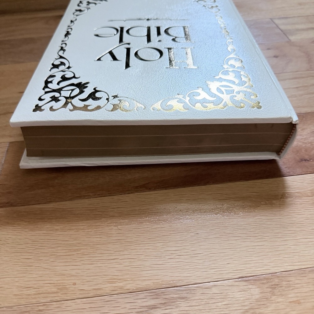 Regency Holy Bible King James Red Letter White Gold Hardcover‎ Family Records - Picture 5 of 16